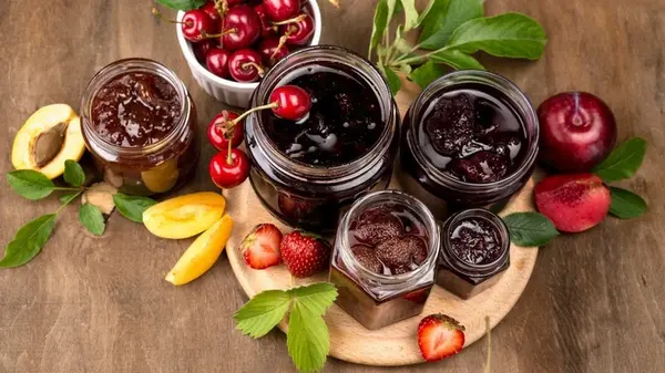 Что делать, если пригорело варенье: проверенные способы, чтобы избавиться от запаха и горечи