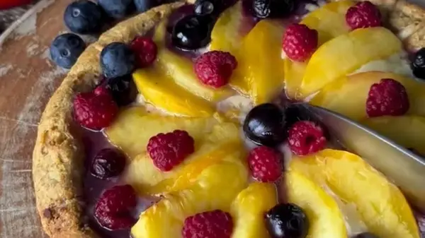 Рецепт творожной фруктовой пиццы: невероятный вкус в каждом кусочке