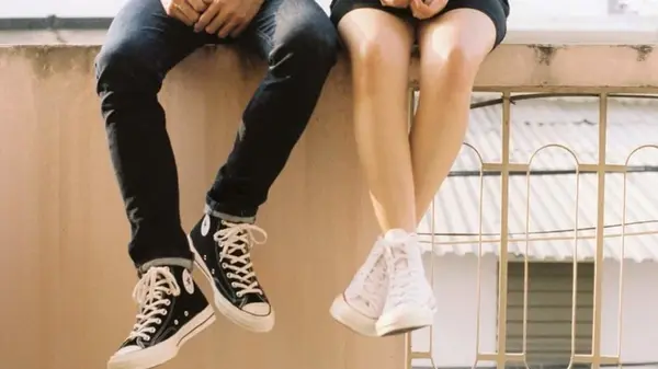 Трюк с пустым стулом спасает сотни отношений в кризисе — о чем идет речь