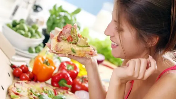 Эти три продукта категорически нельзя есть в жару: они вызывают обезвоживание