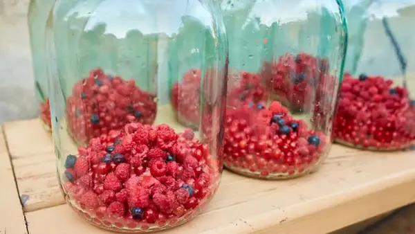 Варите компот? Вот что категорически нельзя делать: главная ошибка хозяек