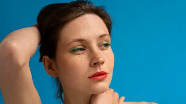 Родинки, которые приносят счастье: в каких местах они означают богатство, любовь и успех