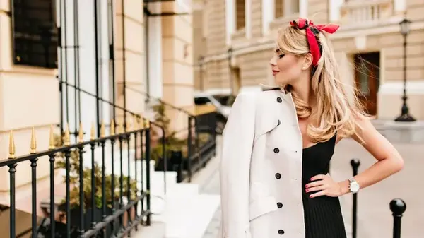 Как сделать летний гардероб «более французским»: какую одежду добавить