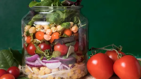 Какие овощи и фрукты нельзя консервировать, но некоторые хозяйки заготавливают их на зиму