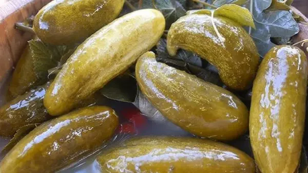 Настоящие бочковые хрустящие огурцы: простой секрет ферментации, как у бабушки