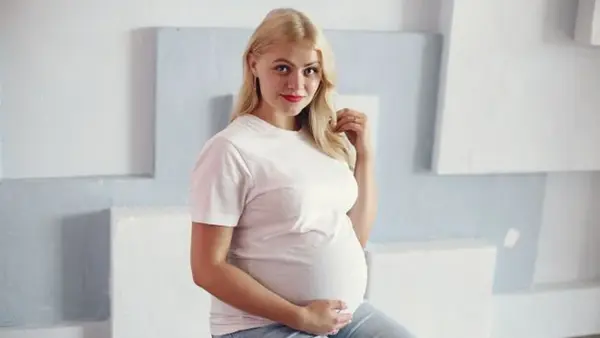 Названа одежда, которую категорически нельзя носить беременным женщинам