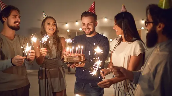 Люди, рожденные в 4 даты, являются харизматичными и притягивают к себе других