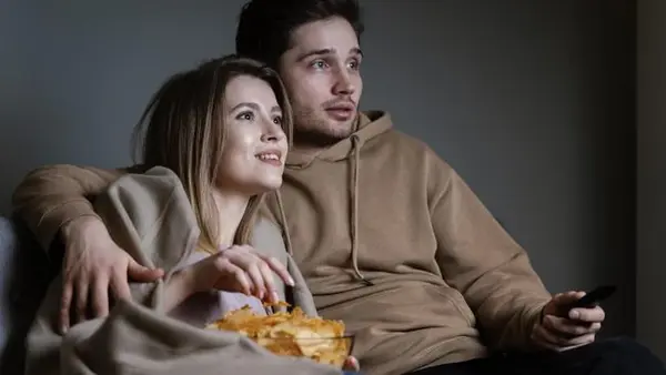 Названа опасность для здоровья от сериалов, о которой никто не догадывается