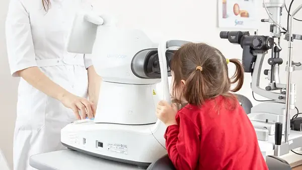 Аппаратное лечение близорукости детей: плюсы и минусы