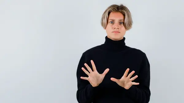 Идеальное фото на документы — как выглядеть моложе и привлекательнее