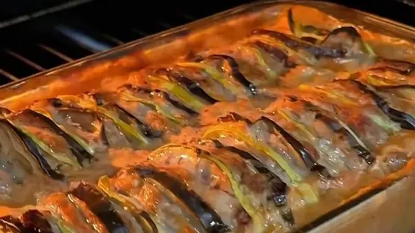 Аппетитные баклажаны с фаршем под золотистой корочкой: сытно и по-домашнему