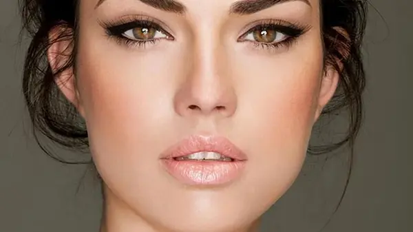 Макияж 40+: почему с возрастом чем меньше косметики, тем лучше