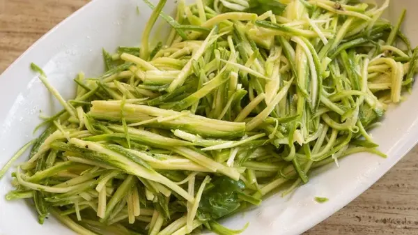 Быстрые маринованные кабачки: простой рецепт популярной закуски