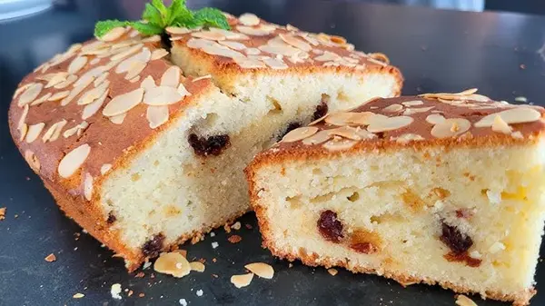 Все смешать и в духовку: элементарный и очень вкусный пирог на кефире