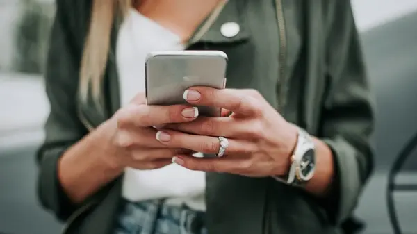 Цифровой детокс: что чувствует человек, который на три дня отказывается от пользования смартфоном