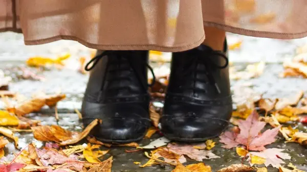 Спрячьте балетки в дальний угол шкафа: стилисты назвали обувь, которая будет модной осенью 2025 года