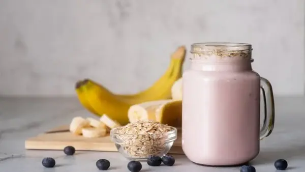Овсянку или смузи: что лучше съесть утром для заряда энергии?