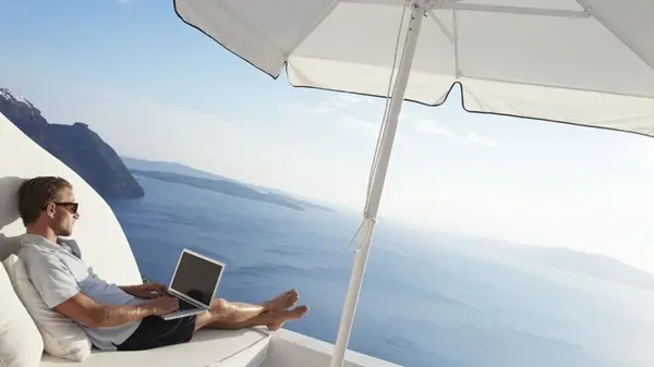 Как сохранить работоспособность ноутбука, если работаете на улице