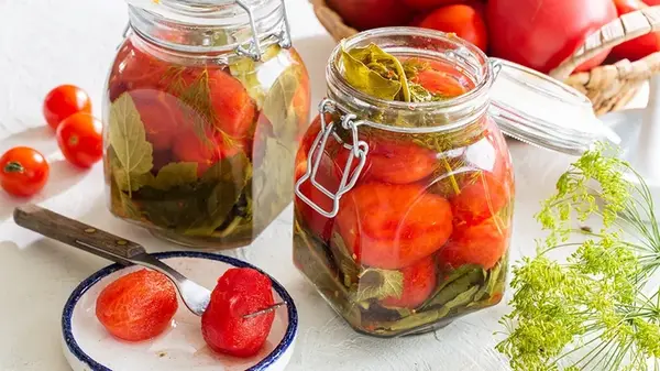 Помидоры на зиму без зелени: идеальный вариант быстрой консервации