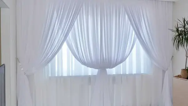 Не зеленка и не отбеливатель: по 3 ложки в тазик — и самый старый тюль станет безупречно белым