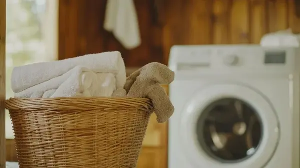 Не 30 и не 40 градусов: при какой температуре надо стирать полотенца, чтобы были мягкие, как пух