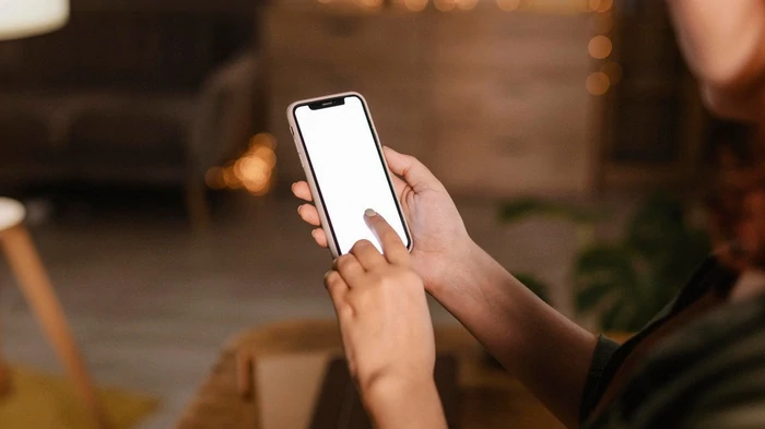 Прямо сейчас посмотрите, как вы держите свой телефон: этот тест расскажет все о вашем характере