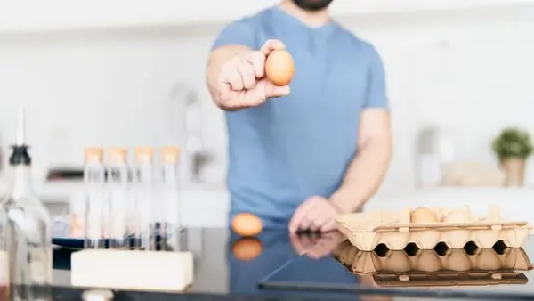 Яйца или творог: вот что лучше есть утром