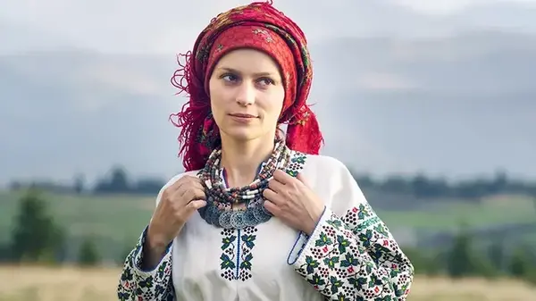 Українські хустки як символ традицій та жіночої краси