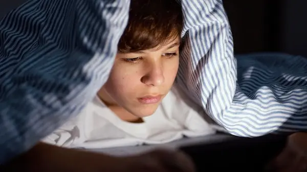 Почему подростка сложно уложить спать и рано поднять: дело здесь не в лени и не в гаджетах