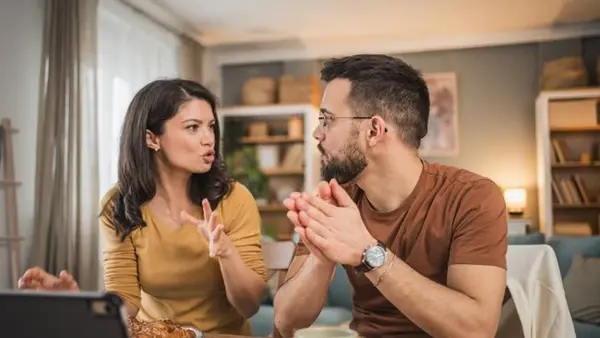 Когда ваше «извини» совершенно не нужно: психологи назвали 7 самых частых ситуаций