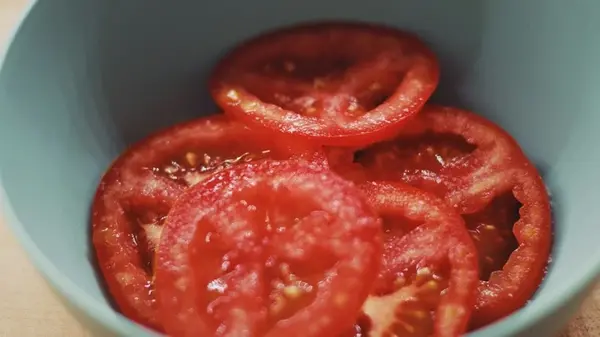 Как правильно заморозить помидоры: лучшие варианты, чтобы наслаждаться свежими томатами зимой