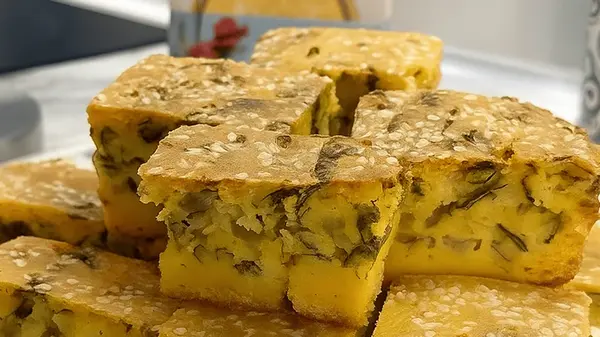 Перьяник с луком: рецепт закарпатского кукурузного пирога