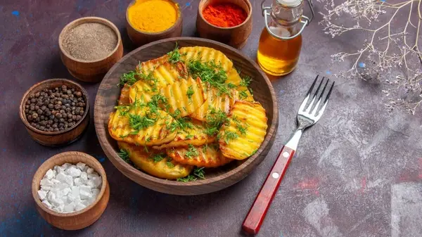 На каком растительном масле жарить картофель: ломтики будут нежными внутри и хрустящими снаружи