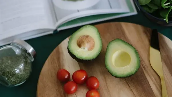 Вот когда нужно есть авокадо для получения максимальной пользы