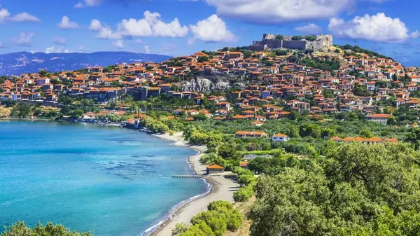 Туристов предостерегли от четырех ошибок при посещении греческих островов этой осенью