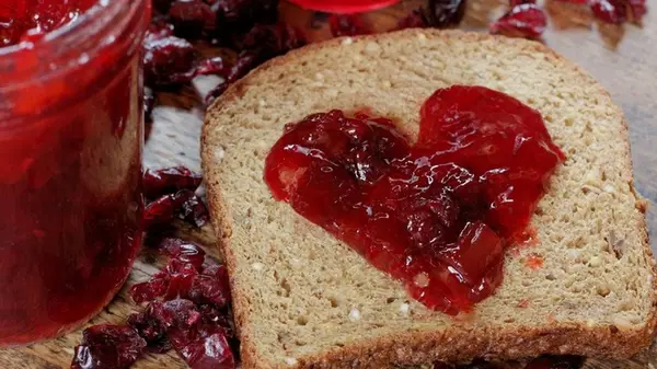 Что положить в банку с вареньем, чтобы не было плесени