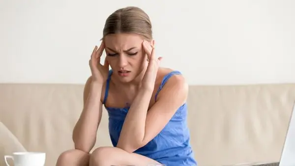 5 признаков, что ваша головная боль — это COVID