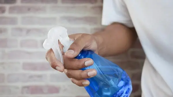 Стеклянные поверхности будут сиять безупречно: следы от разводов исчезнут навсегда