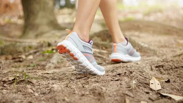 Болит поясница? Новое исследование показало, сколько минут в день надо ходить