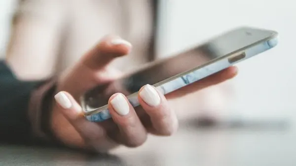 Психотерапия по телефону: действительно ли она работает