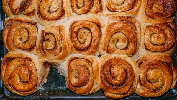 Ароматные воздушные булочки детям в школу: легкий рецепт