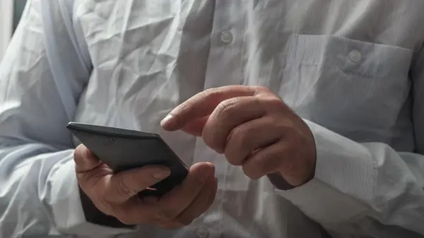 Как не убить отношения одним сообщением: 3 способа вовремя остановиться