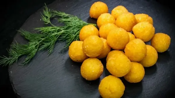 Значительно вкуснее картошки фри: золотистые шарики, которые «разлетаются» со стола мгновенно