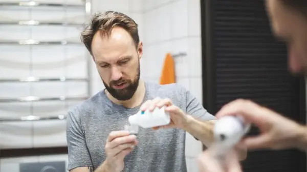 Действительно ли безопасно полоскать горло перекисью водорода?