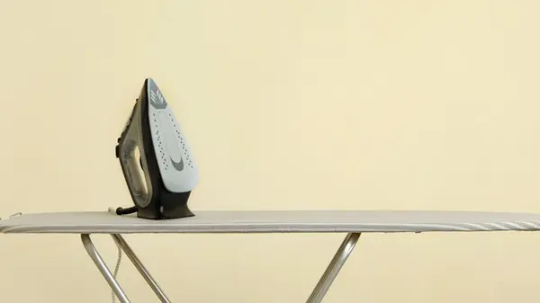 Не оставляйте эти приборы в розетке, когда уходите из дома: они могут сжечь вашу квартиру