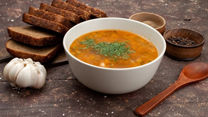 Какую специю нельзя добавлять в первые блюда, но даже опытные хозяйки ее используют