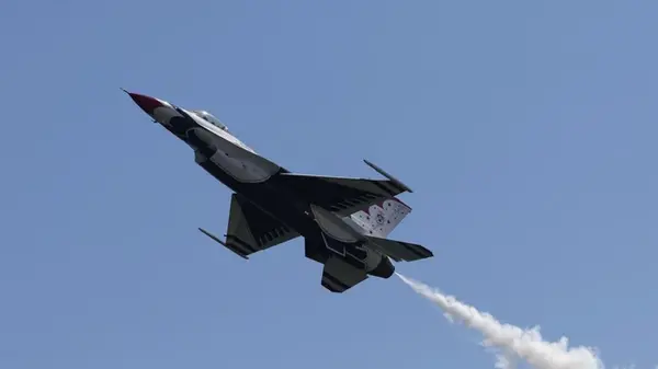 В современных истребителях больше не используют прямые крылья, и вот почему