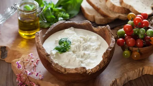 Как приготовить домашний сыр страчателла за 5 минут: простой рецепт