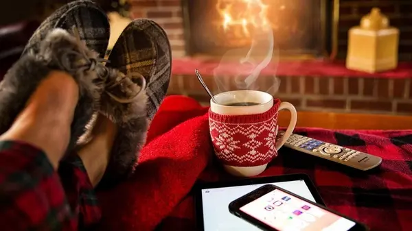 Восемь способов согреться ночью без включения отопления: советы эксперта по сну