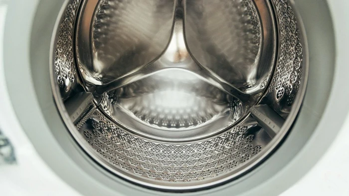 Об этой детали во время стирки забывают почти все: из-за этого появляется неприятный запах